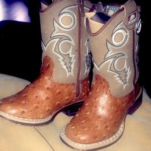 Boots for kid for a boy  color Ave Coñac size 6